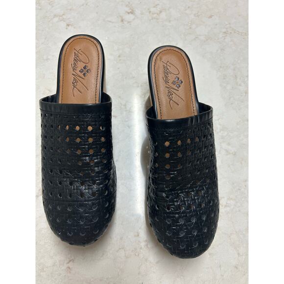 Patricia Nash Women's Lorena Mules Leather Closed Toe Mules wood heel Black Sz 8 - Picture 1 of 8